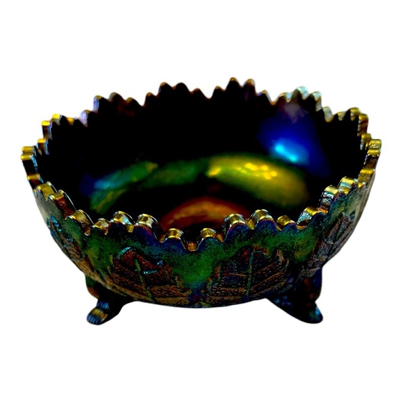 Fenton footed glass dish with 🍃 imprints - Picture 1 of 6